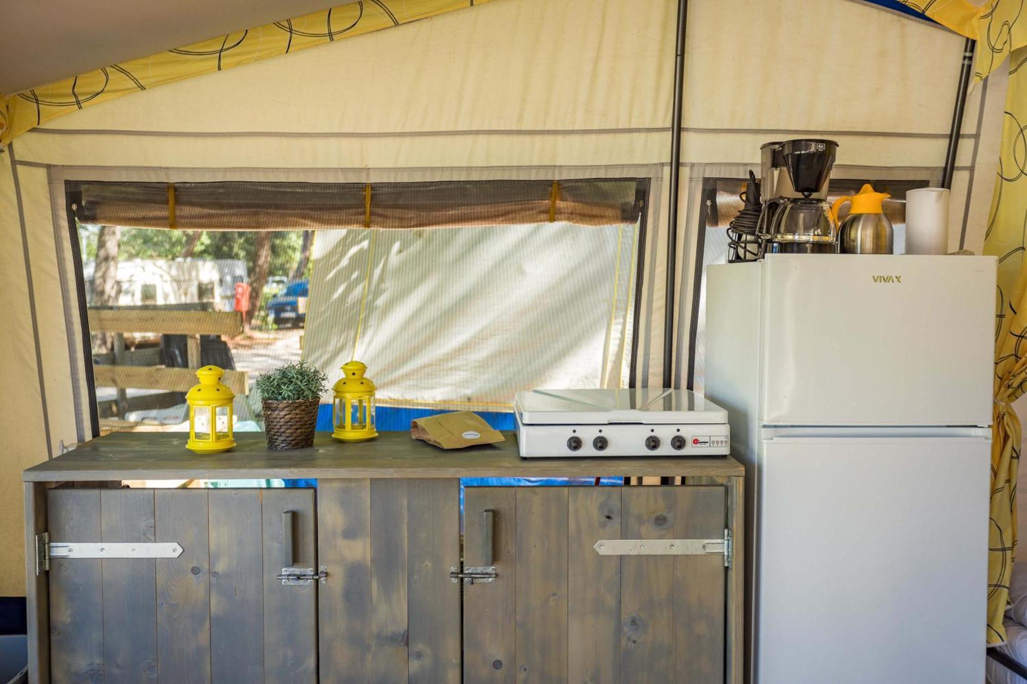 Easyatent Tent Lanterna Park za odmor Cervar-Porat